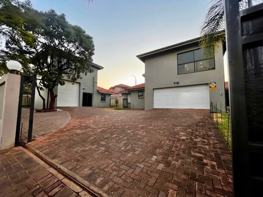 4 Bedroom Property for Sale in Boschdal North West